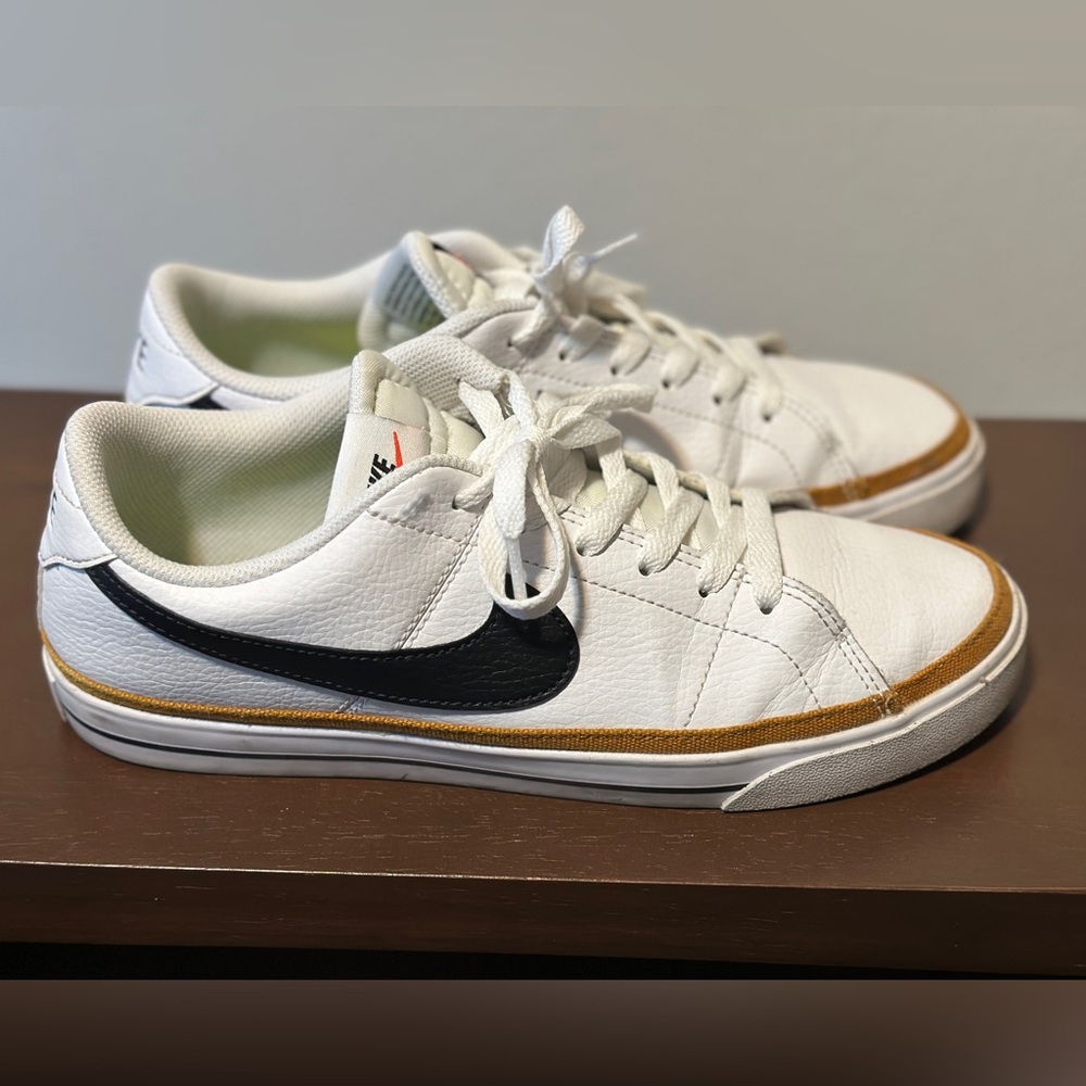 Nike Court legacy size 9